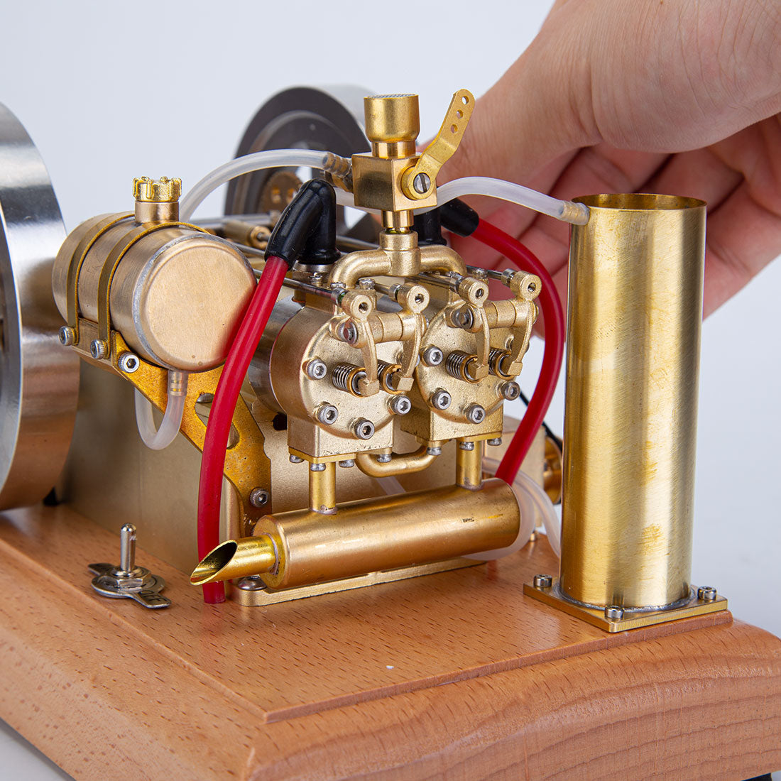 Holt H76 5CC Antique Horizontal Twin-Cylinder Gasoline Engine Model with Dual Flywheel and Water Cooling System Engine Models Diyengmod
