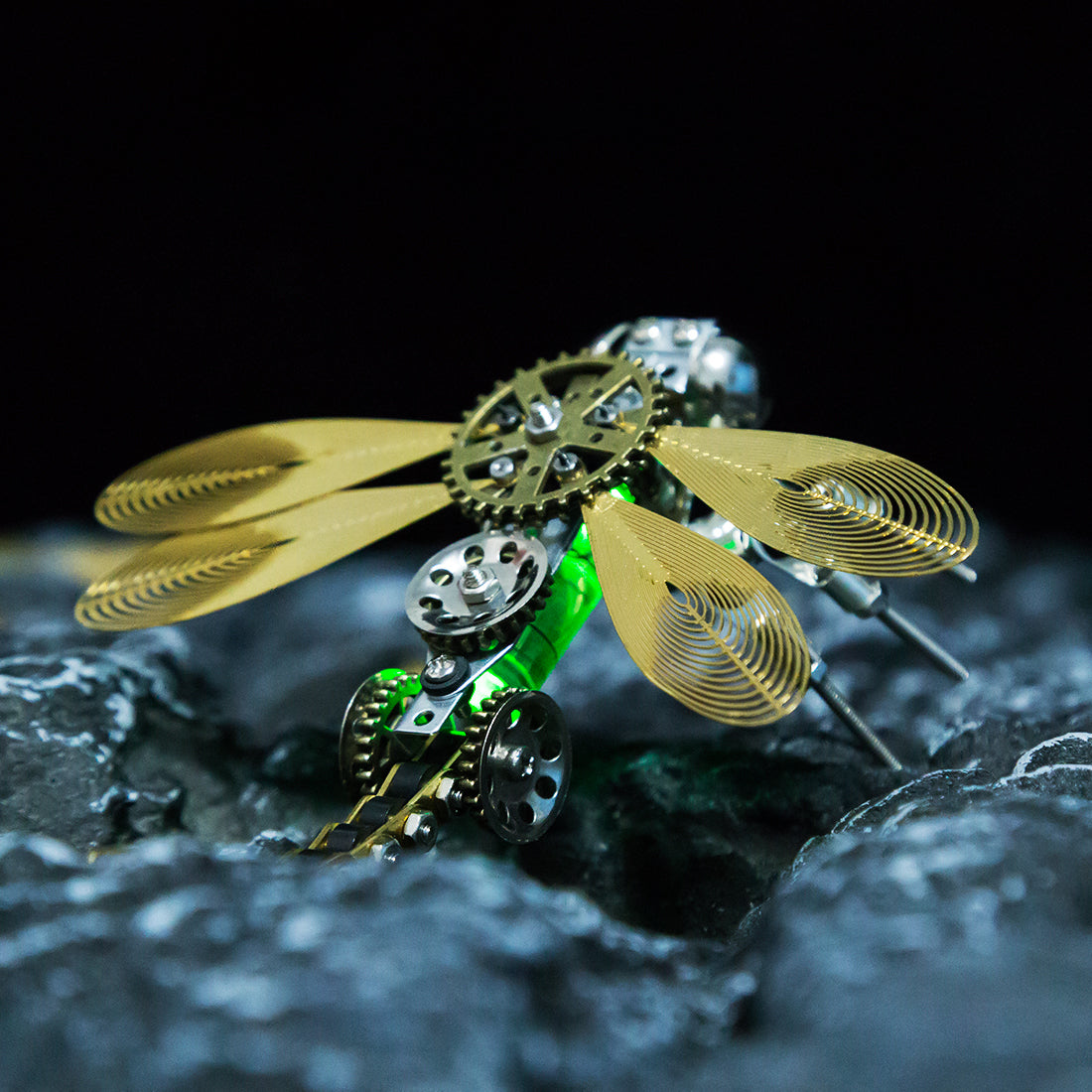 Mechanical Dragonfly 3D Puzzle Kit with Color-Changing Night Light - 260 Pieces 3D Puzzle Model Kit Diyengmod