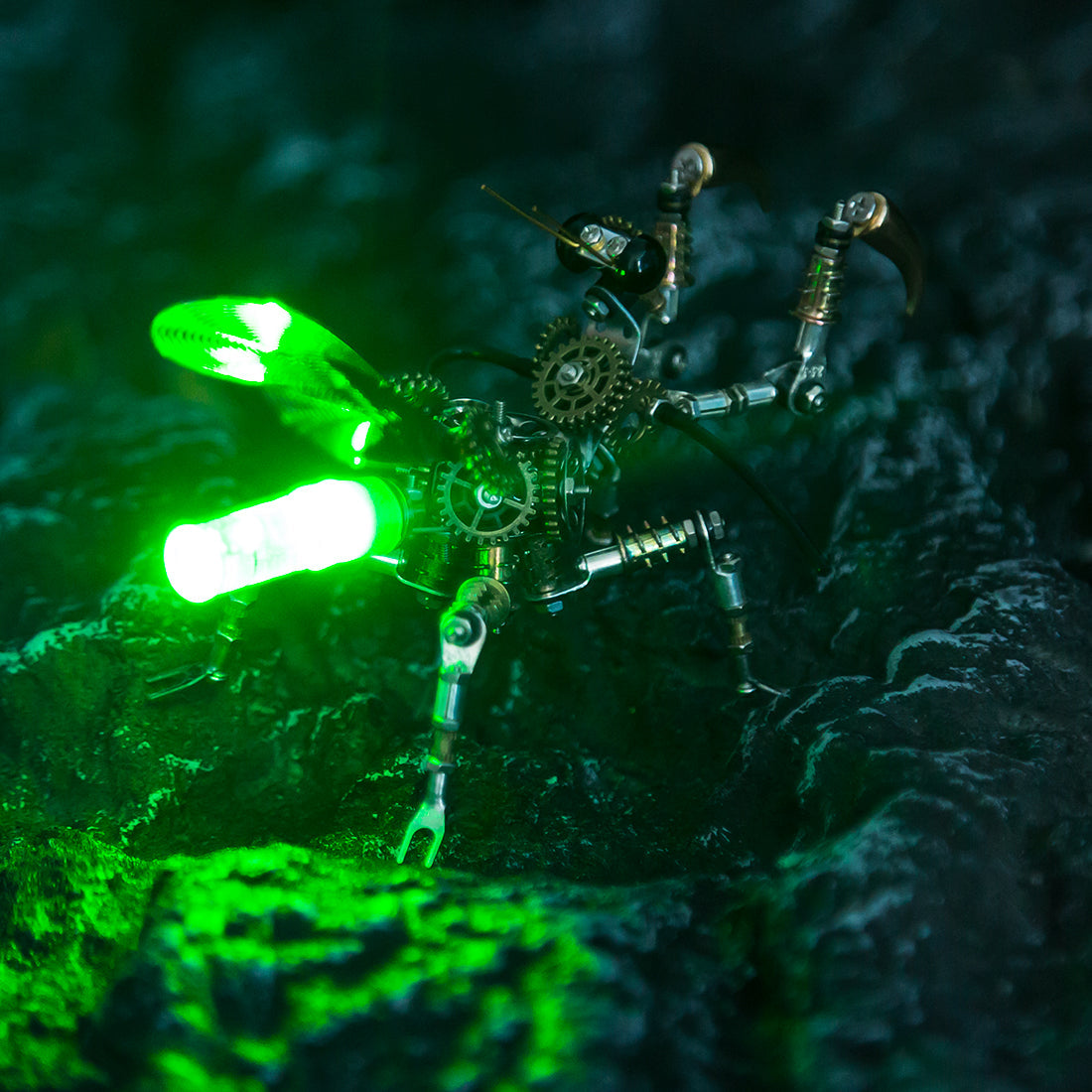 DIY 3D Metal Mantis Model Kit with Glow-in-the-Dark Features and Night Light - 300+ Pieces 3D Puzzle Model Kit Diyengmod