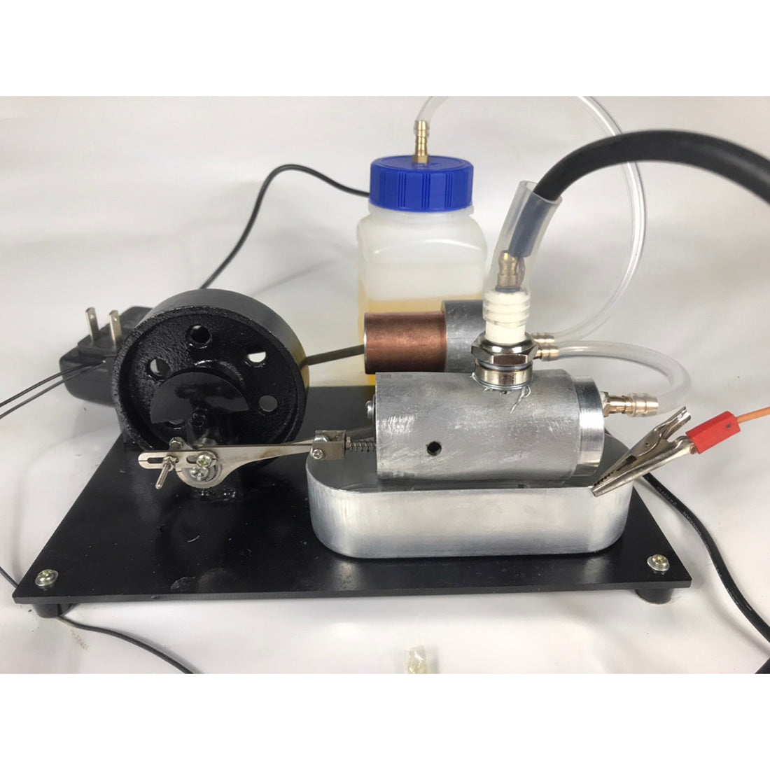 Innovative Mini Three-Stroke Gasoline/Kerosene/Methanol Engine Model for Educational Play Engine Model Diyengmod