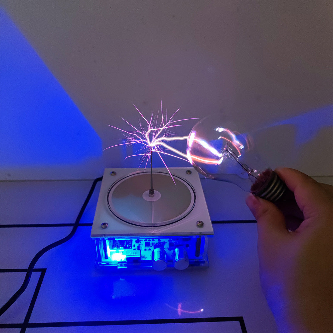 Plasma Arc Bluetooth Speaker with 10cm Tesla Coil - DIY Eng Mod Engine Models Diyengmod